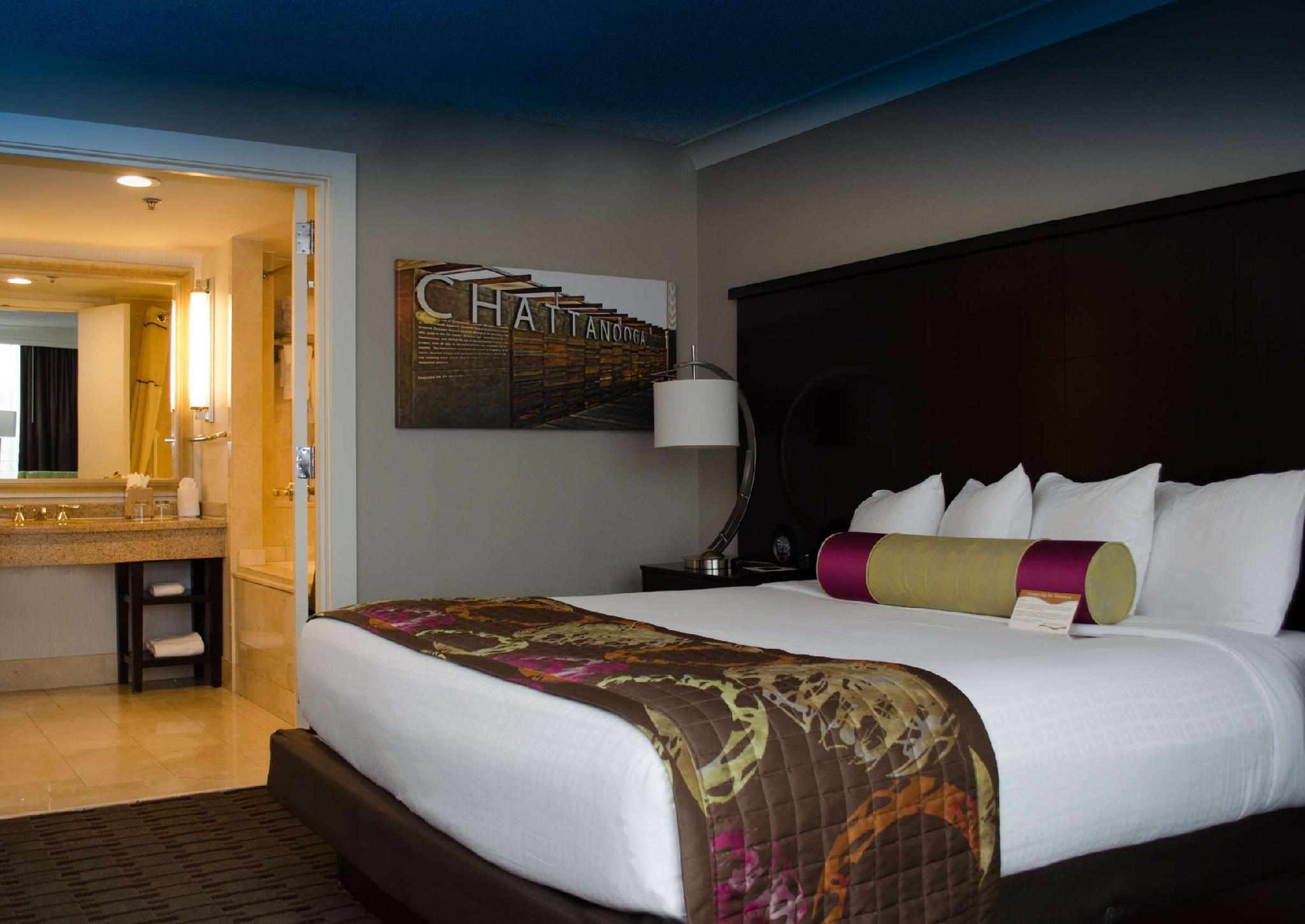 The Chattanoogan Hotel, Curio Collection By Hilton Chattanooga